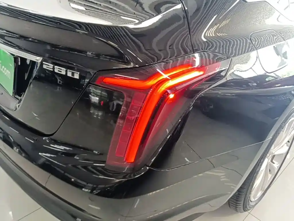 Cadillac CT5 — миниатюра 8