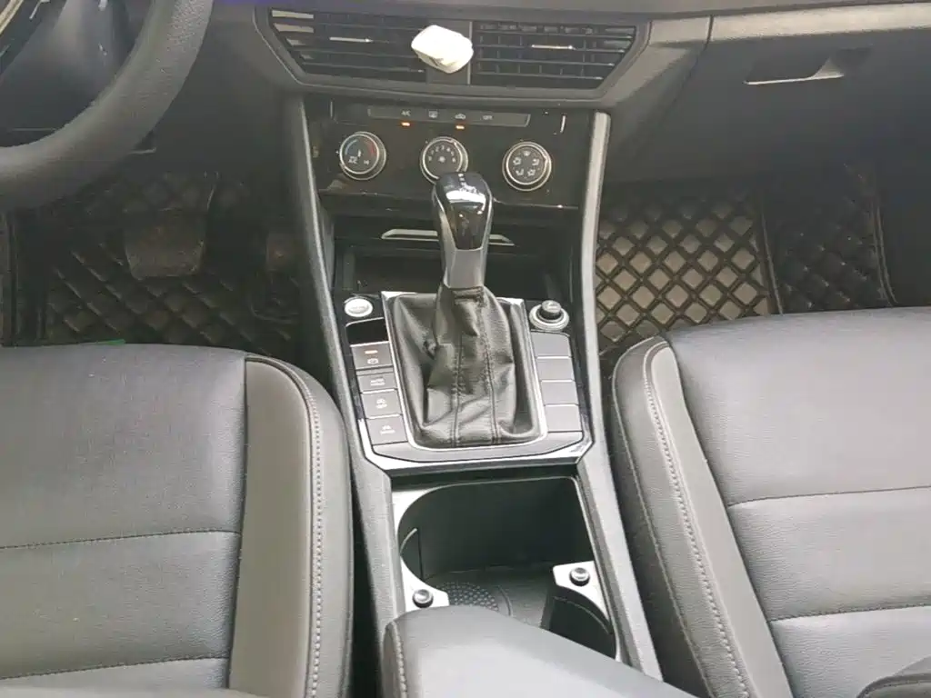 Volkswagen Sagitar — миниатюра 14
