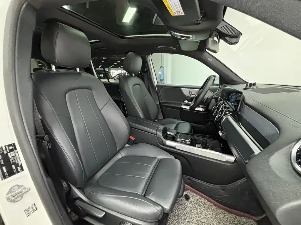 Mercedes-Benz GLB — миниатюра 20
