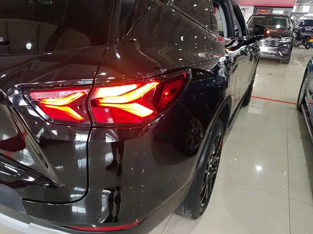 Chevrolet Blazer — миниатюра 8