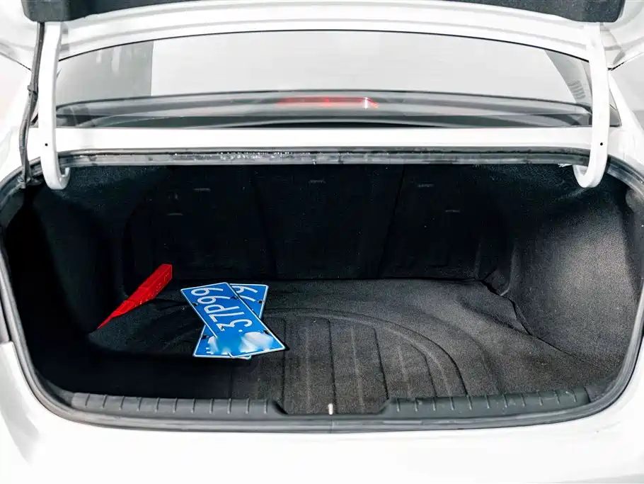 Hyundai Elantra — миниатюра 22