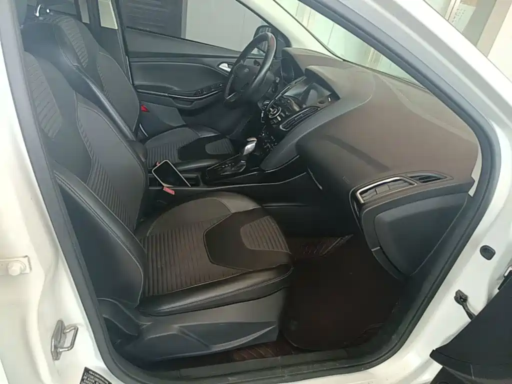 Ford Focus — миниатюра 25