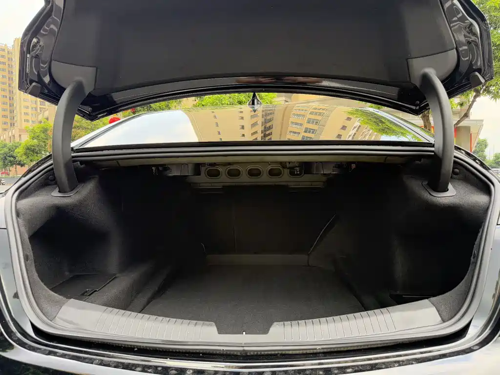 Cadillac CT5 — миниатюра 7
