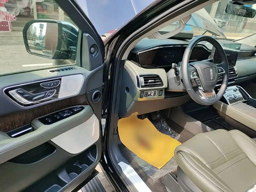 Lincoln Navigator — миниатюра 16