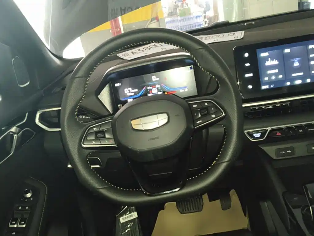 Geely Binyue — миниатюра 11