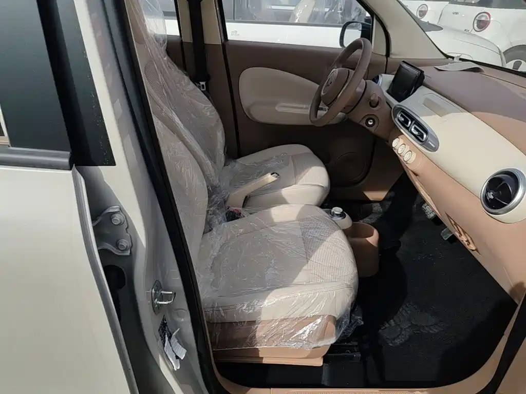 Wuling MINIEV — миниатюра 25