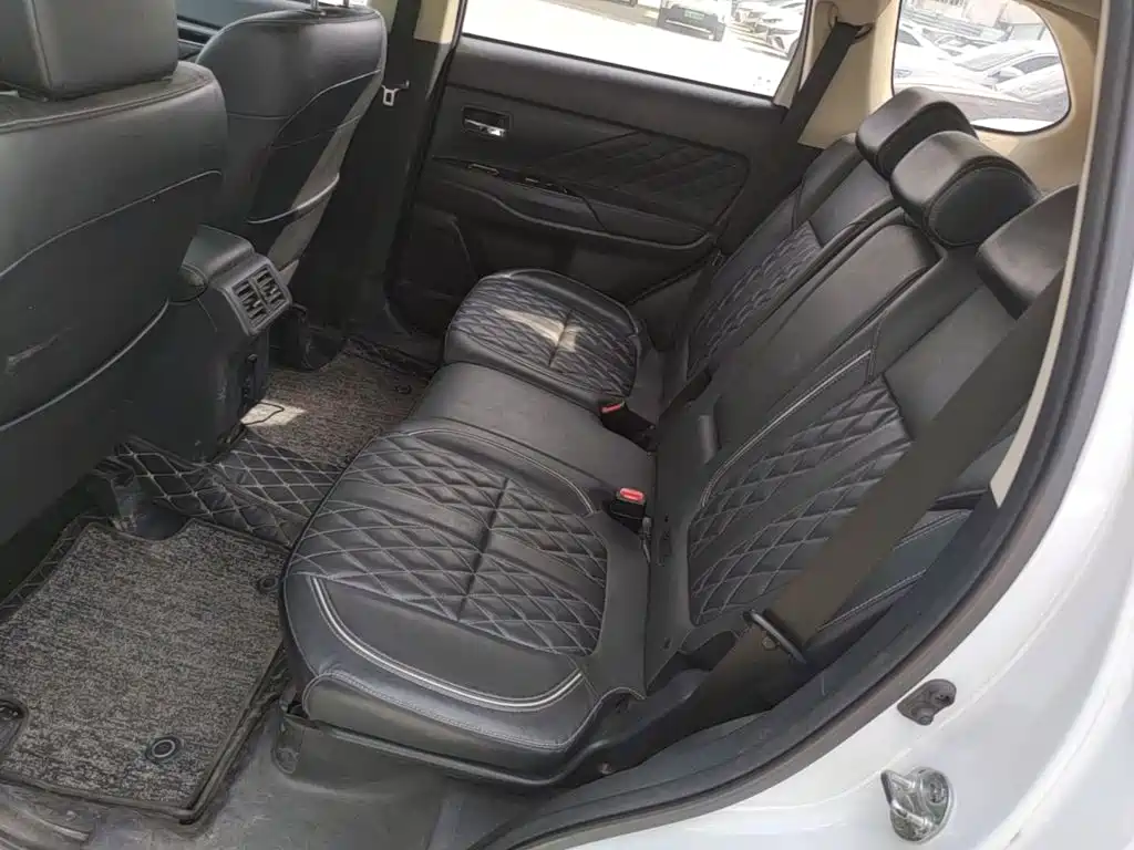 Mitsubishi Outlander — миниатюра 17