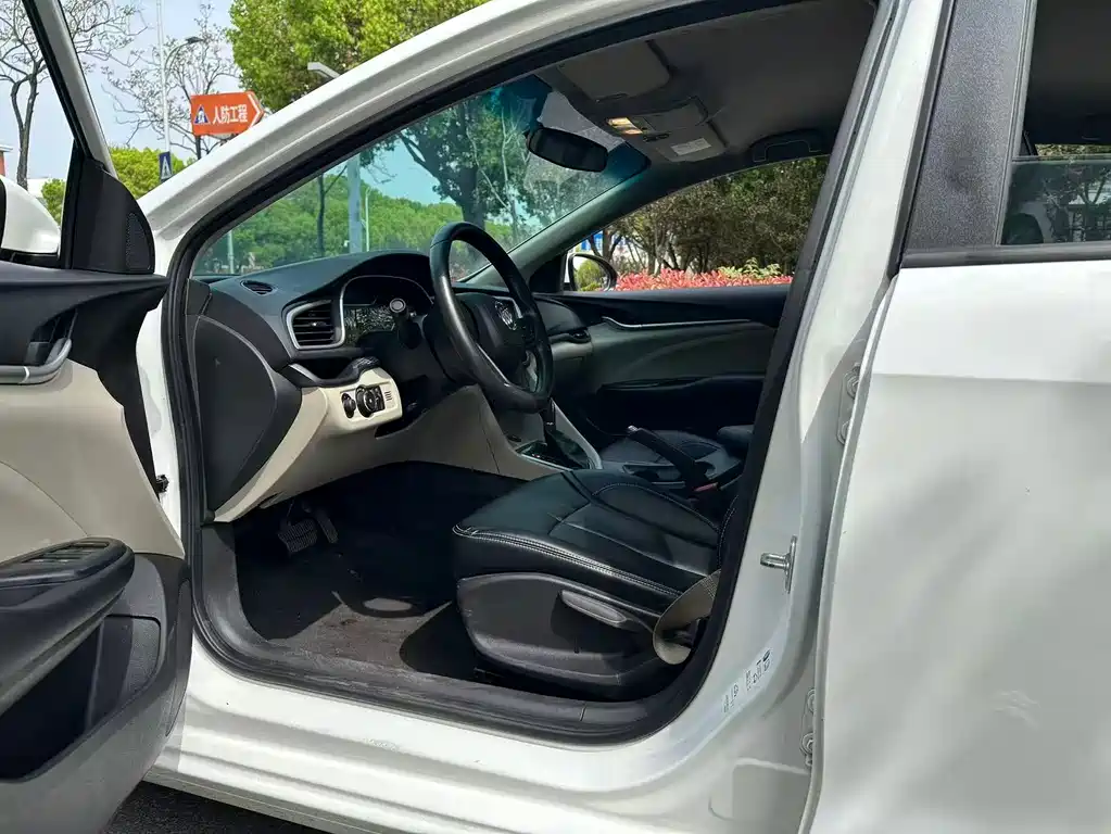 Buick Excelle — миниатюра 5