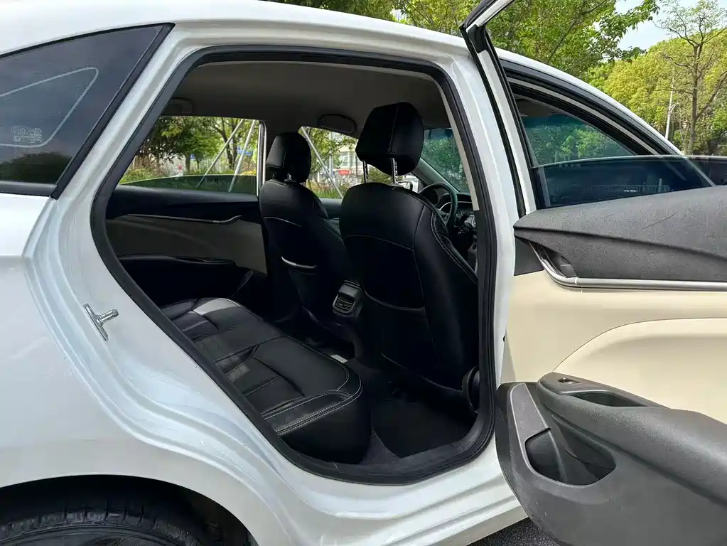 Buick Excelle — миниатюра 8