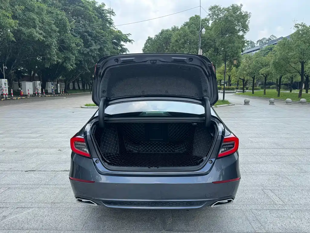 Honda Accord — миниатюра 17
