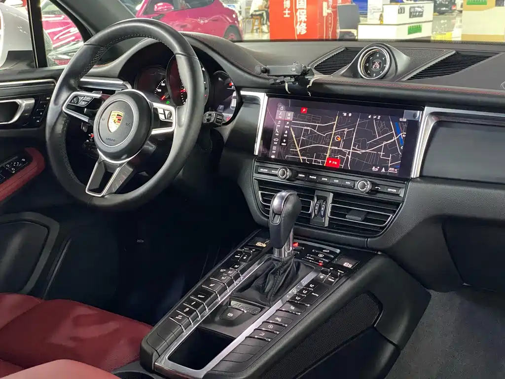 Porsche Macan — миниатюра 15