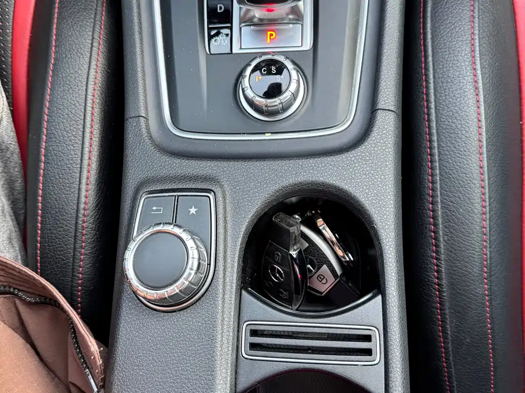 MERCEDES-BENZ GLA AMG