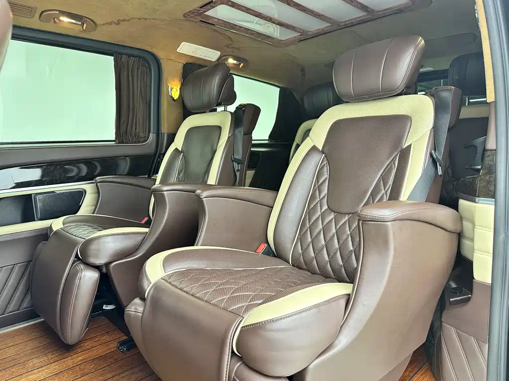 Mercedes-Benz V-Class V 2018 V 260 L Luxury Long Wheelbase V