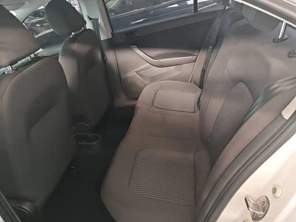 Volkswagen Santana — миниатюра 17