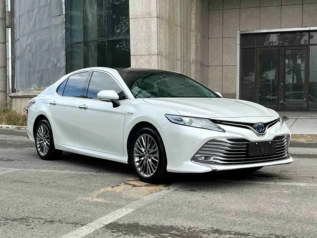 Toyota Camry — миниатюра 8
