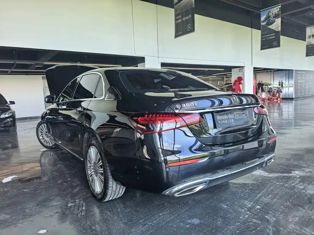 Mercedes-Benz E-Class — миниатюра 12