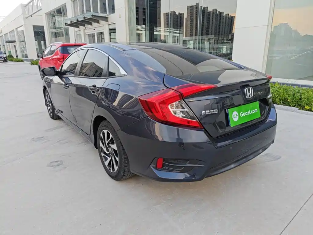 Honda Civic — миниатюра 5