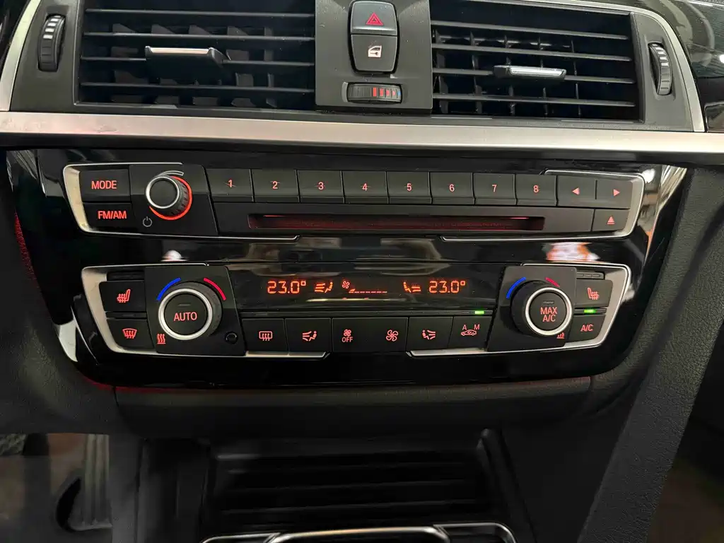 BMW 3 Series — миниатюра 11