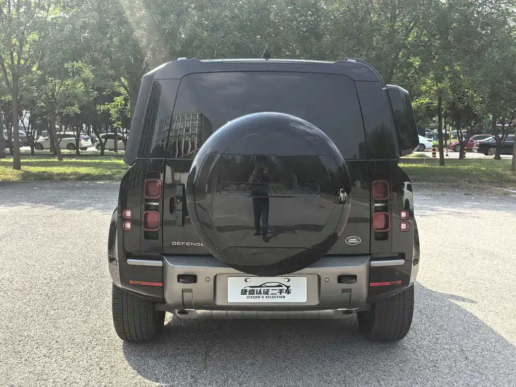 Land Rover Defender — миниатюра 3