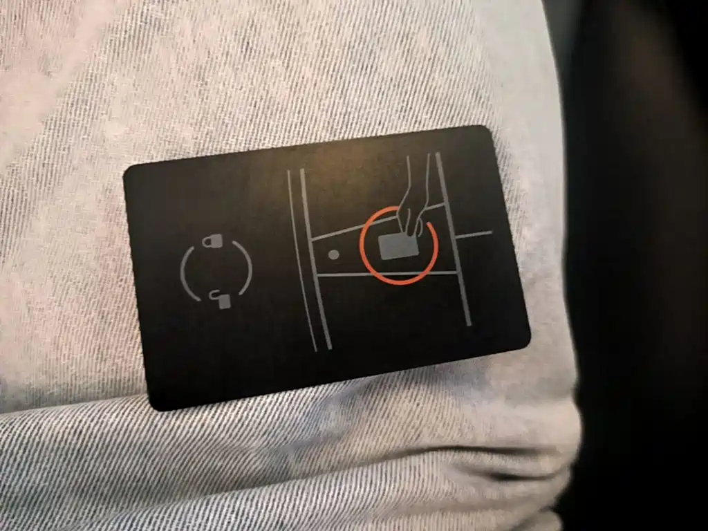 Tesla Model Y — миниатюра 9