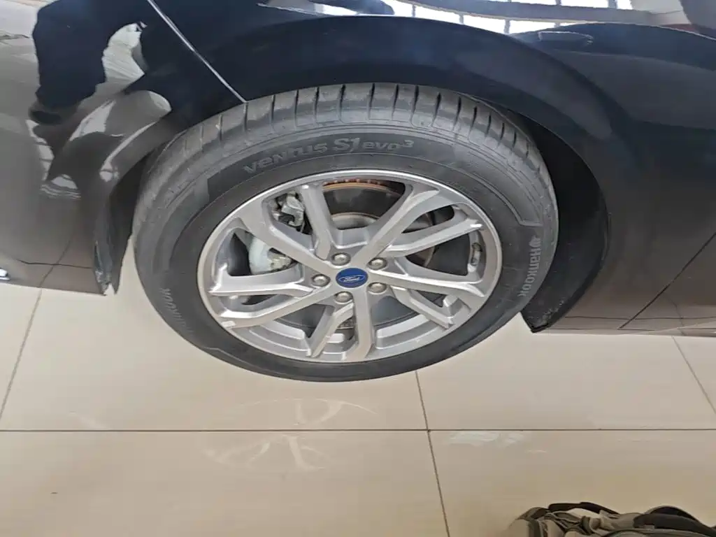 Ford Mondeo — миниатюра 23