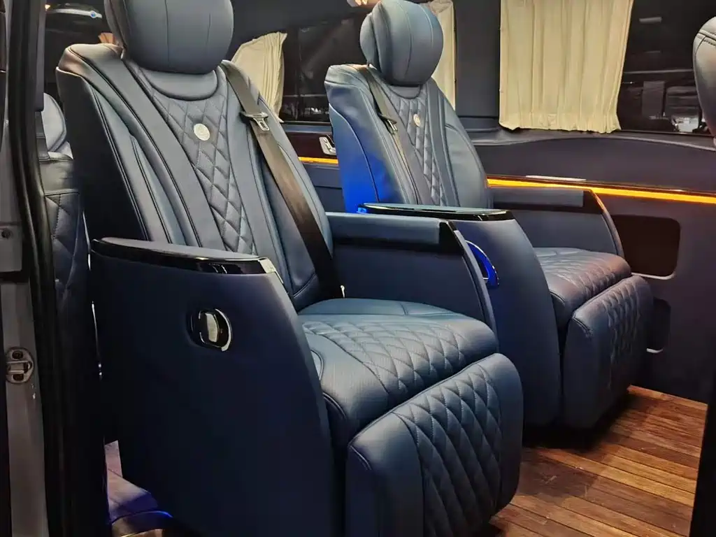 Mercedes-Benz Vito 2016 2.0T Elite 9 мест