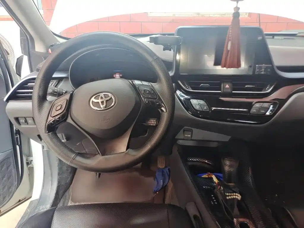 Toyota IZOA — миниатюра 13