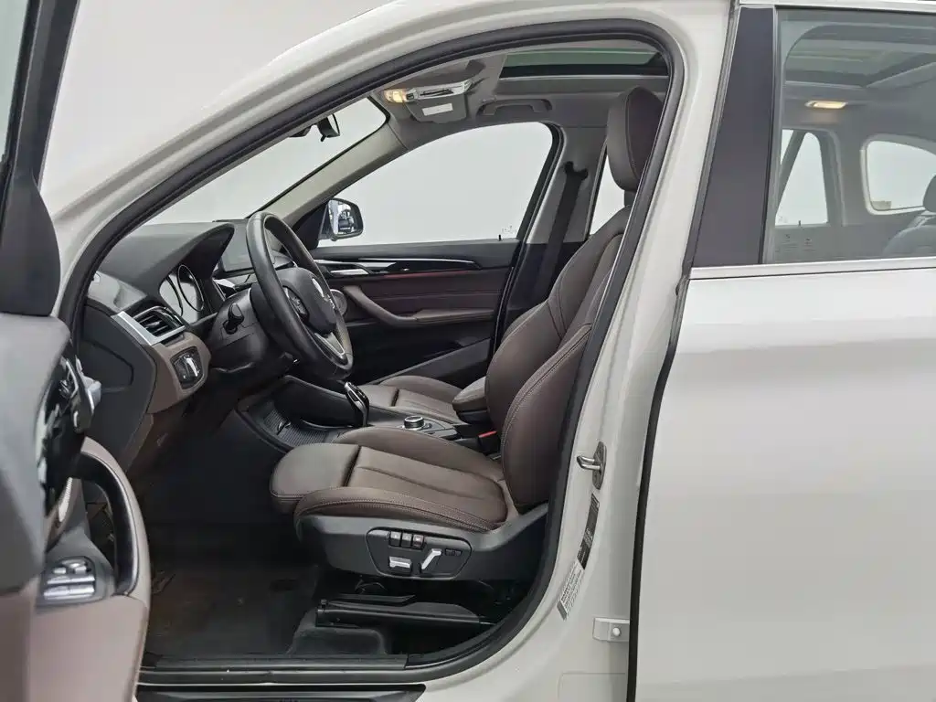 BMW X1 — миниатюра 10