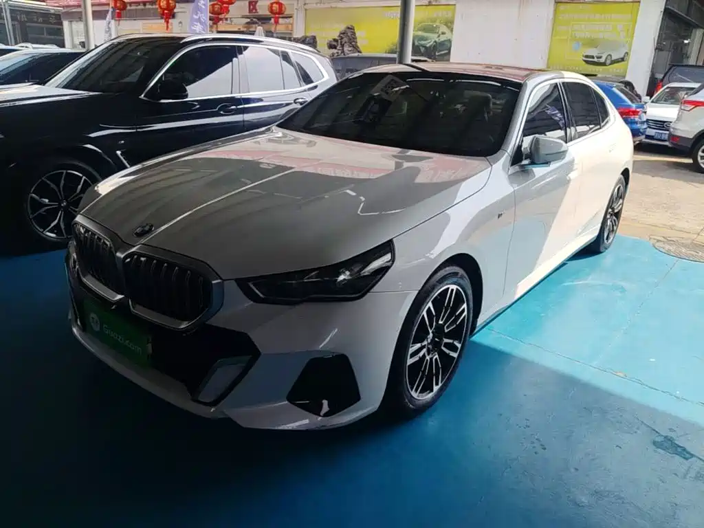 宝马5系 2025款 530Li 领先型 M运动套装 2025