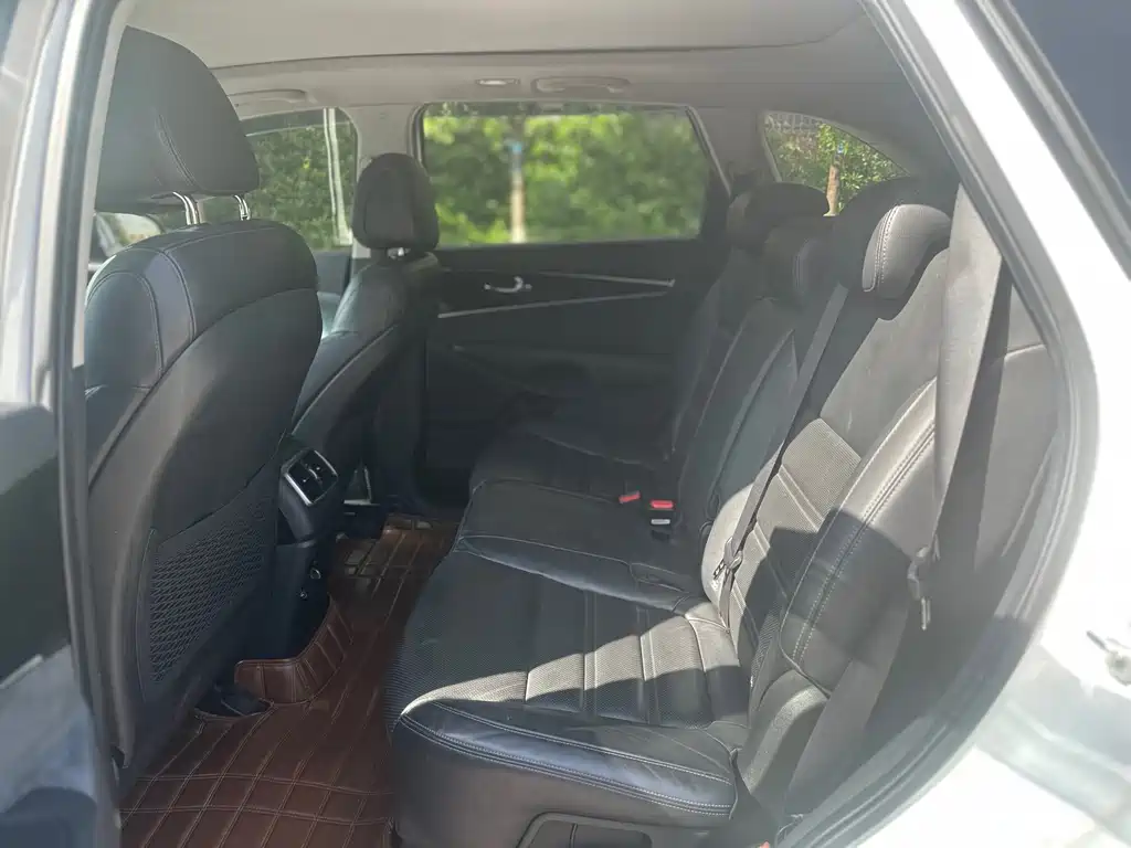 Kia Sorento — миниатюра 9