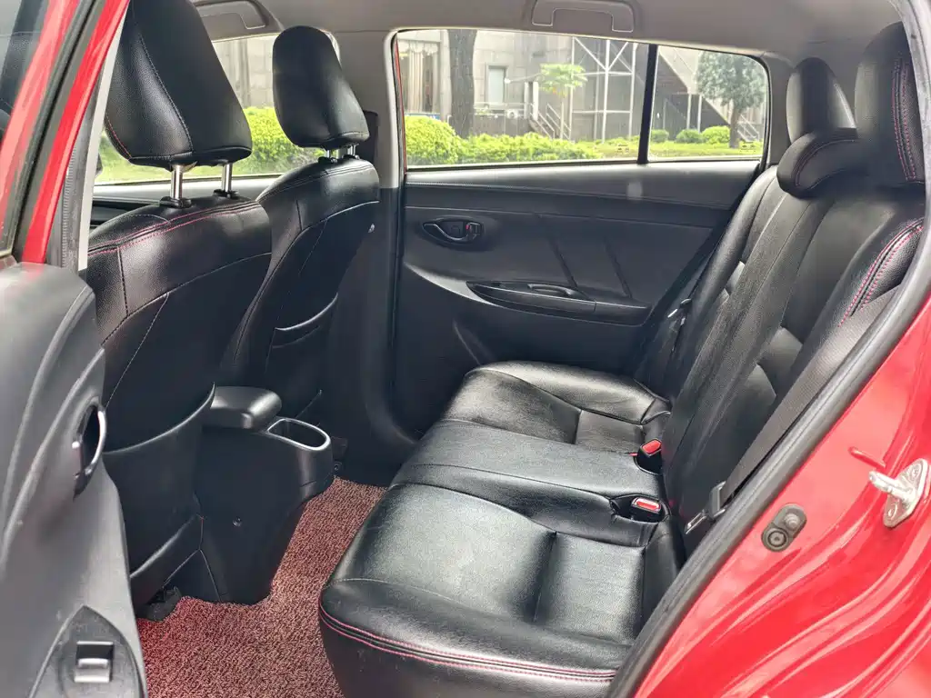 Toyota Yaris L — миниатюра 8