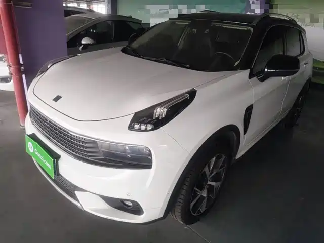 Lynk & Co 01