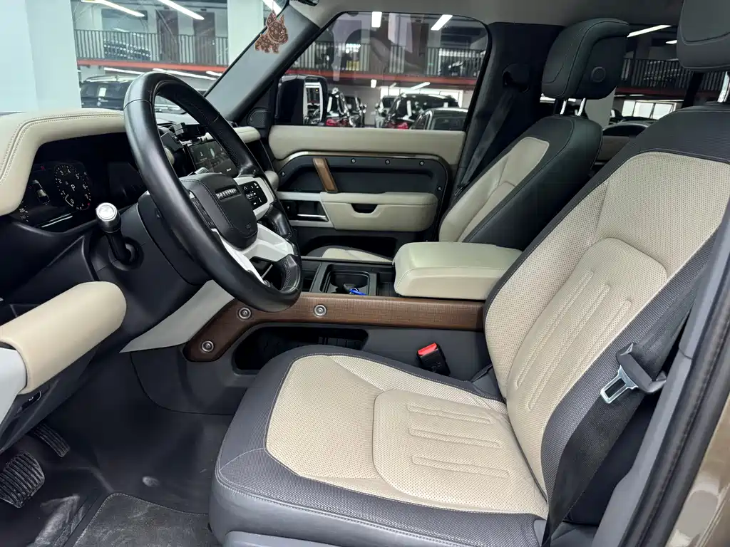 Land Rover Defender — миниатюра 4