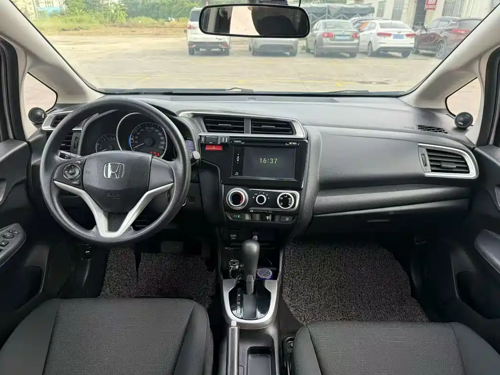 Honda Fit — миниатюра 5