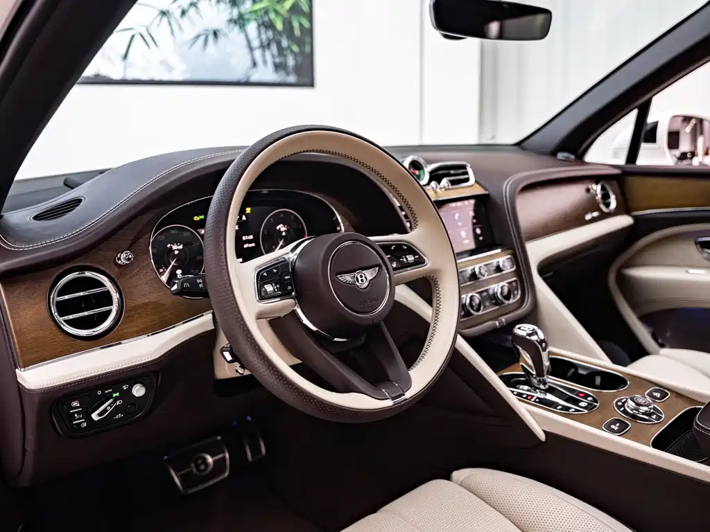 Bentley Bentayga — миниатюра 7