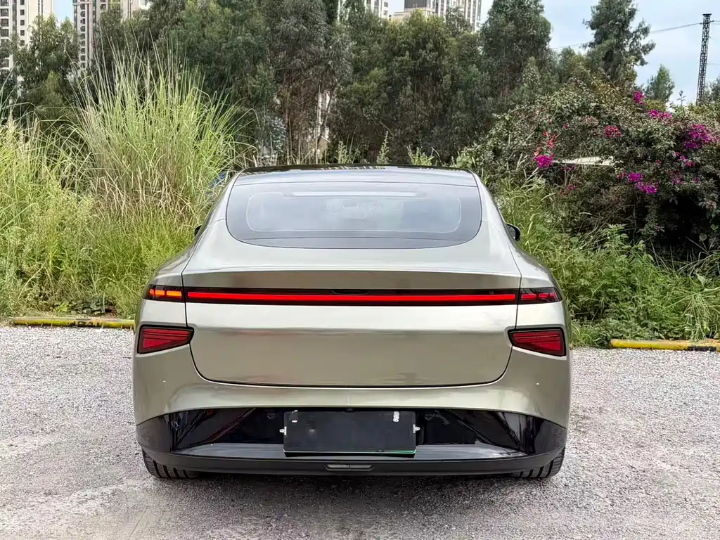 XPeng P7 — миниатюра 8
