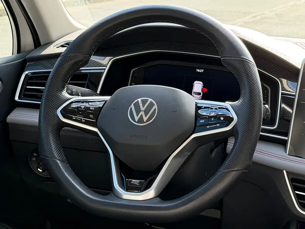 Volkswagen Tiguan L — миниатюра 7