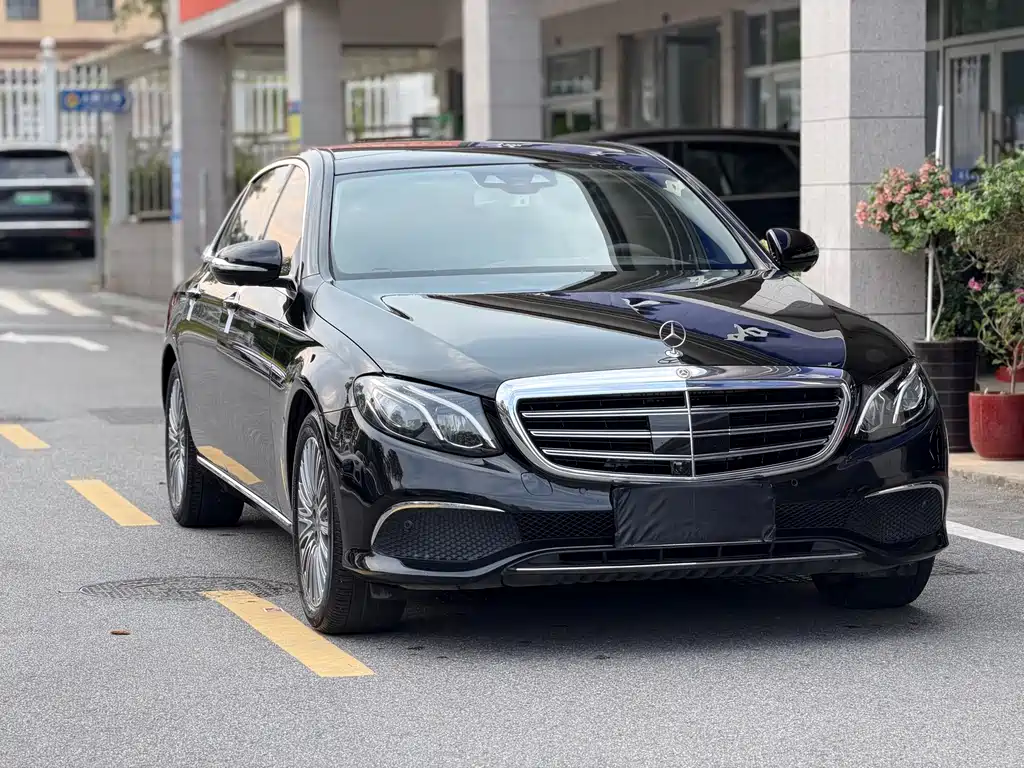 Mercedes-Benz E-Class — миниатюра 4