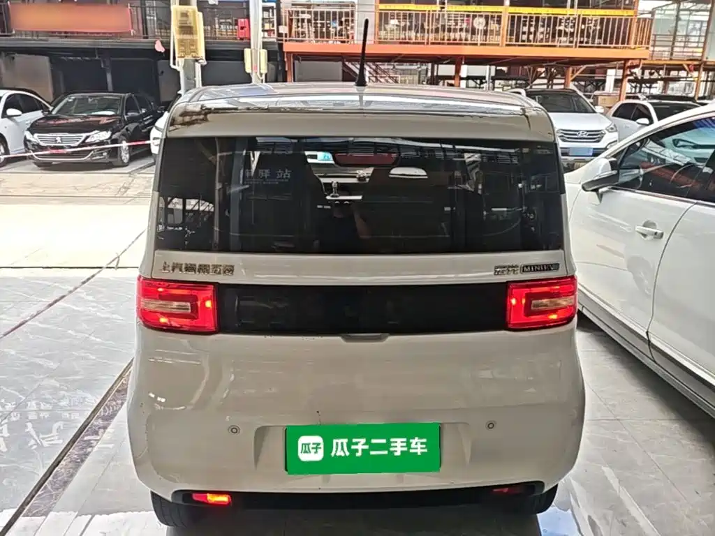Wuling MINIEV — миниатюра 6