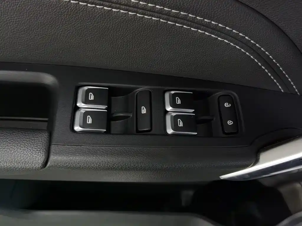 Geely Vision X3 — миниатюра 9