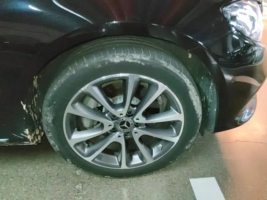 Mercedes-Benz E-Class — миниатюра 6