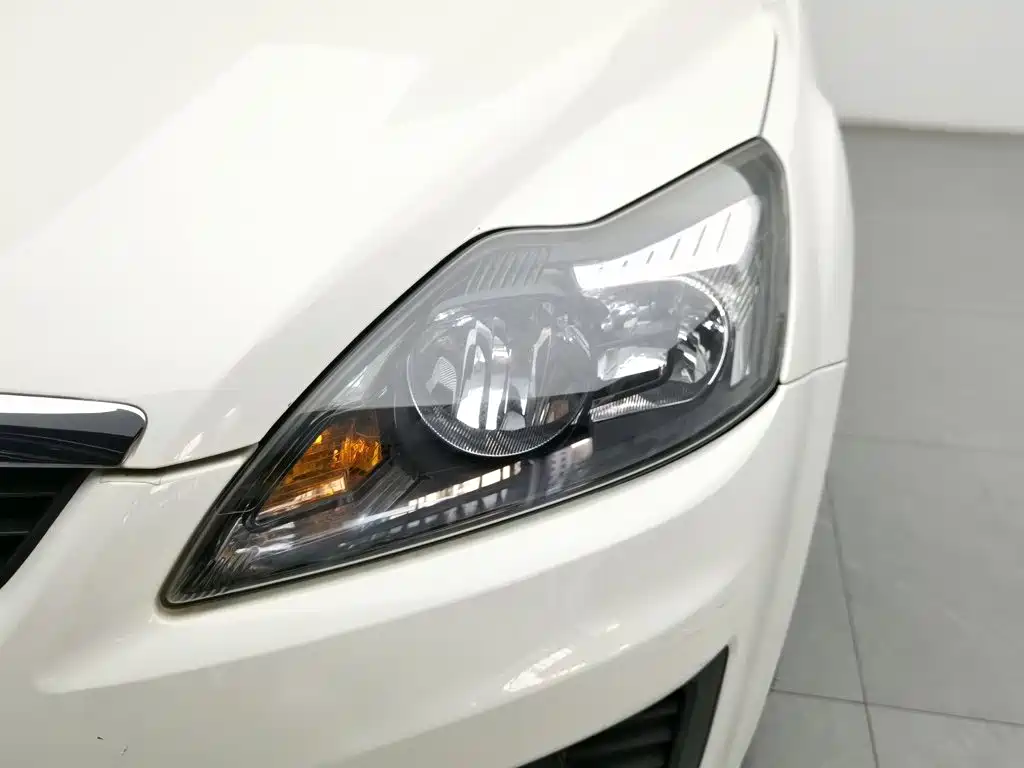 Ford Focus — миниатюра 7