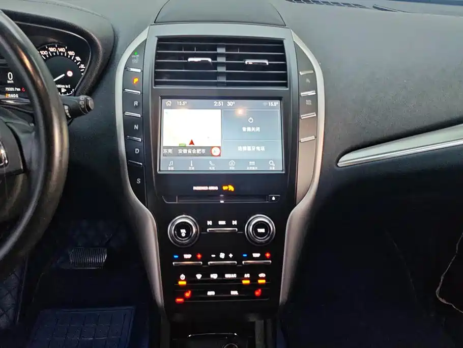 Lincoln MKC — миниатюра 13