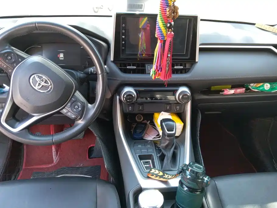 Toyota RAV4 — миниатюра 12