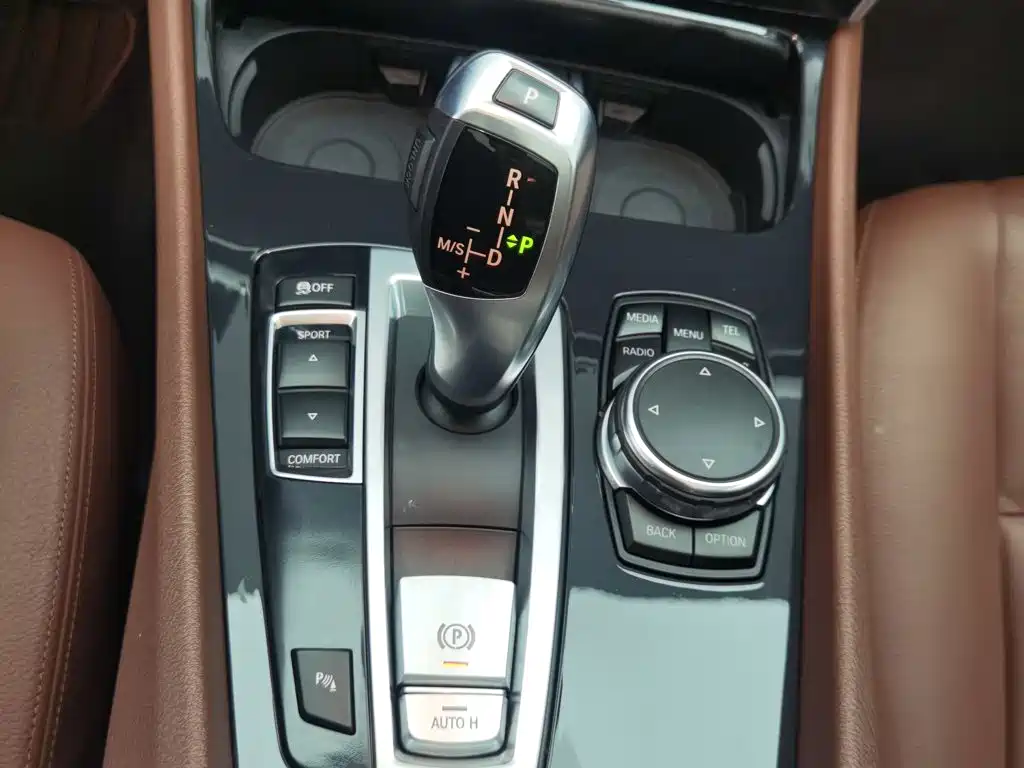 BMW 5 Series GT — миниатюра 13