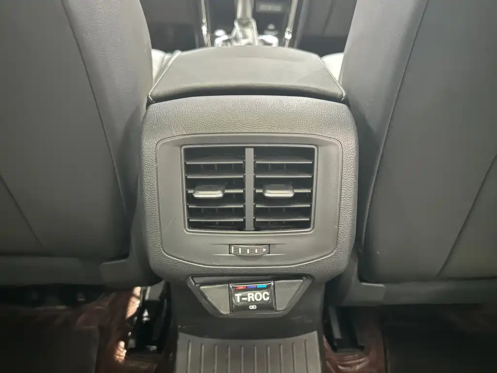 Volkswagen T-Roc — миниатюра 7