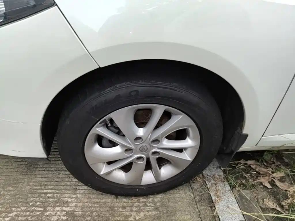 Renault Fluence — миниатюра 23