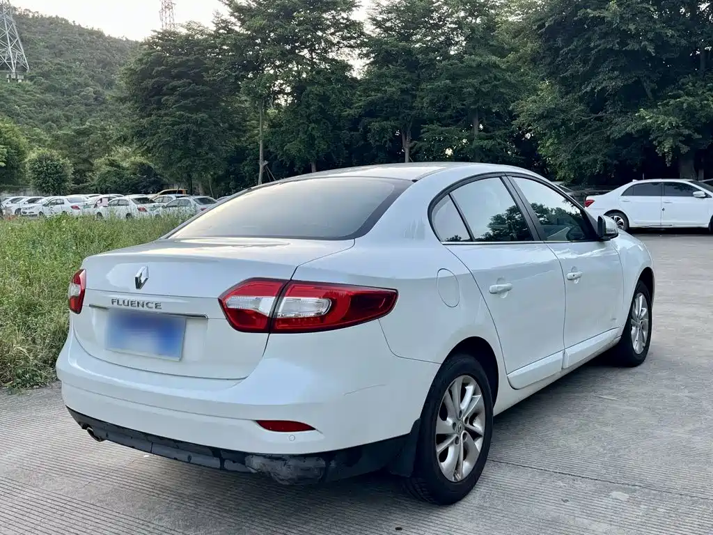 Renault Fluence — миниатюра 7