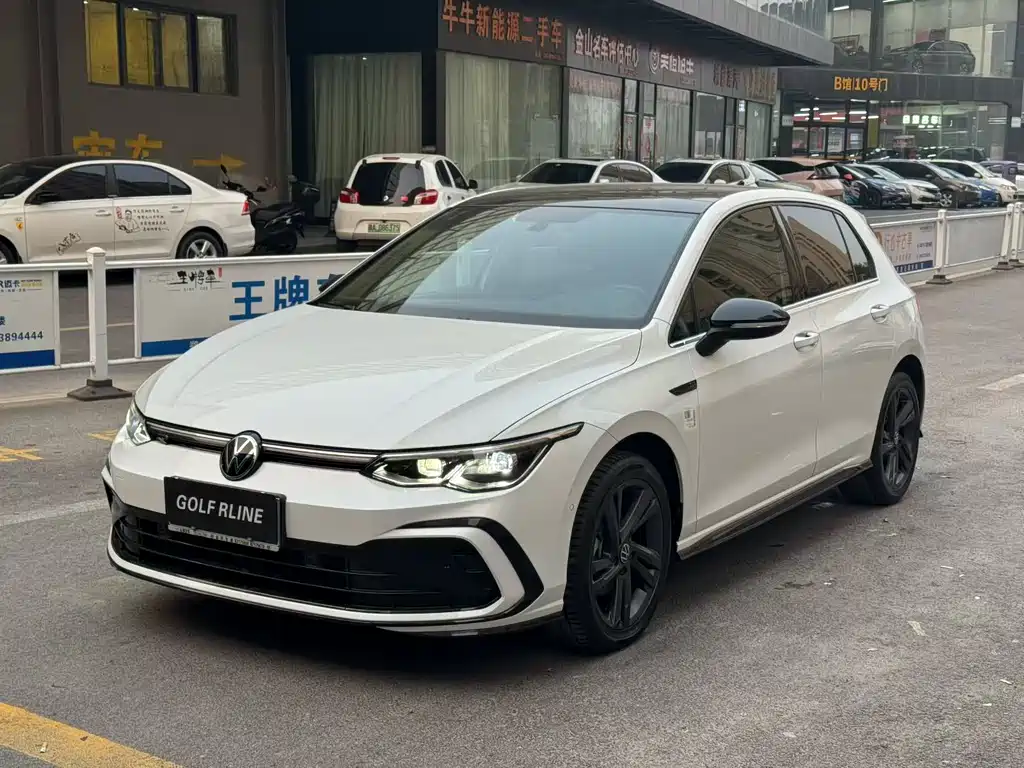 Volkswagen Golf 2024