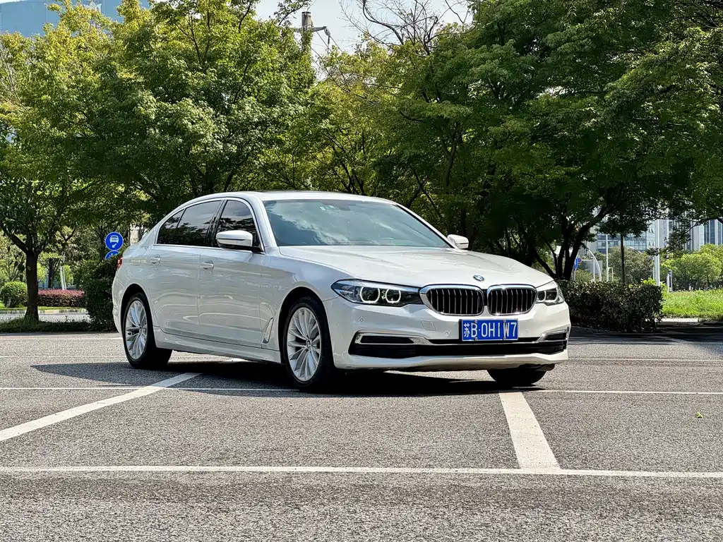BMW 5 Series — миниатюра 16
